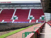 Pitch_100803_B4.jpg (119480 bytes)