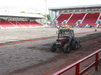 Pitch_220803_4.jpg (80997 bytes)